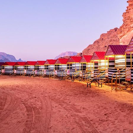 Rainbow Camp 호텔 와디럼 외부 사진
